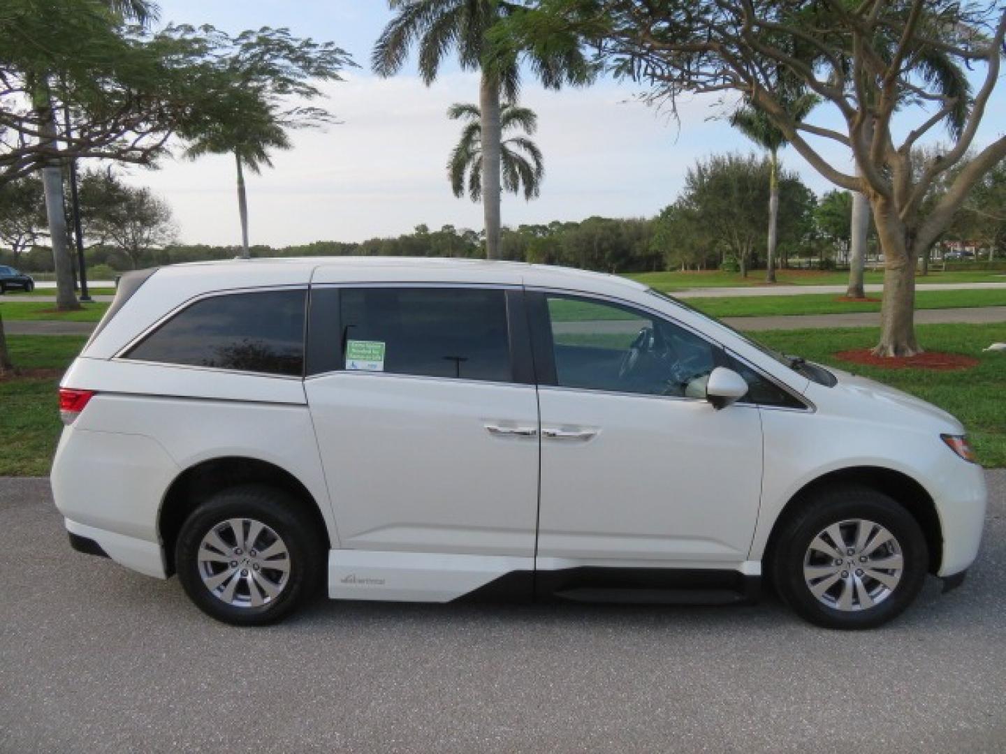 2016 White /Truffle Honda Odyssey (5FNRL5H63GB) , Automatic transmission, located at 4301 Oak Circle #19, Boca Raton, FL, 33431, (954) 561-2499, 26.388861, -80.084038 - You are looking at Gorgeous Pearl White Diamond 2016 Honda Odyssey EX-L VMI Northstar Handicap Wheelchair Conversion Van with 79K Original Miles, In-Floor Power Side Entry Ramp with Kneeling Van Function, Passenger Side 6 Way Transfer Seat, Quick Release Driver's Seat, Hand Controls, Tie Down System - Photo#19